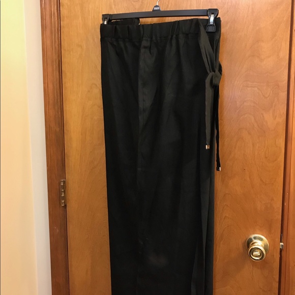 Calvin Klein Pants - Calvin Klein Capris Black "New"